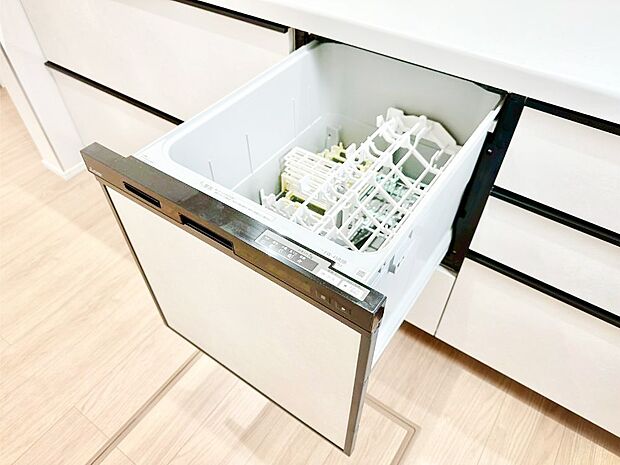 面倒なお片づけは食洗機にお任せ！家事の負担が減って、時間にも気持ちにもゆとりができます。