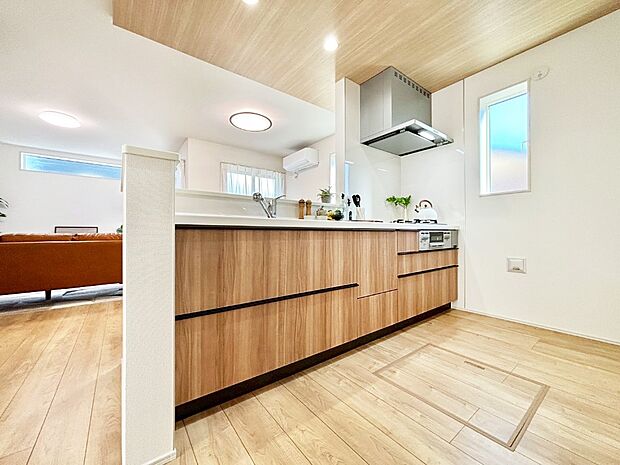 料理をしながらご家族との会話を楽しめる対面カウンターキッチン