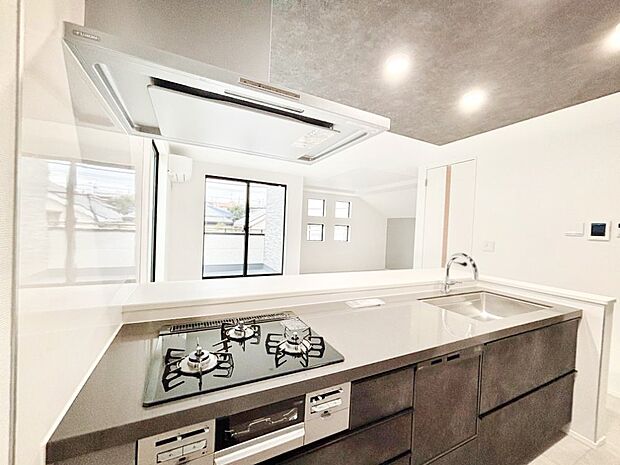 カウンター越しにお話しをしながら毎日のお料理をもっと楽しく