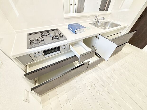 使いやすさを優先したスライド式収納タイプ!