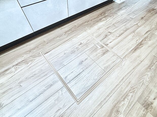 床下収納付き!日用品・非常用品の収納にも大活躍。