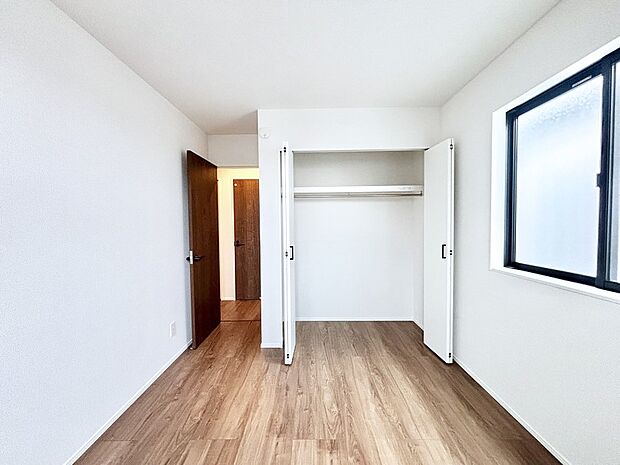 子供部屋にもおすすめな収納スペースたっぷりの居室