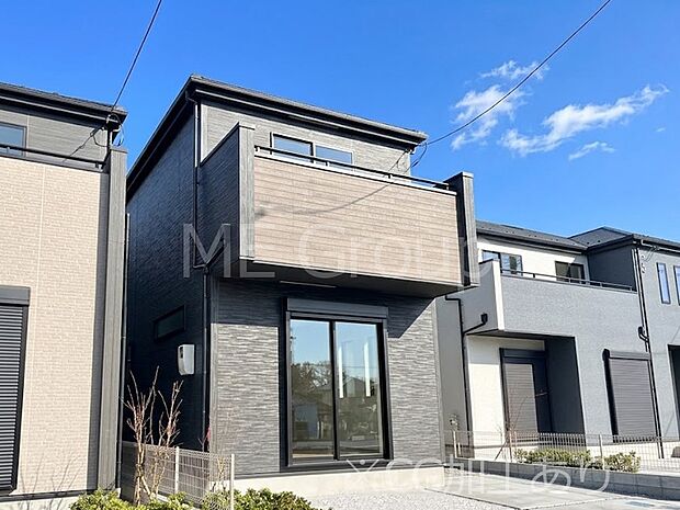 たっぷりの陽光と開放感に包まれる明るい住まい  