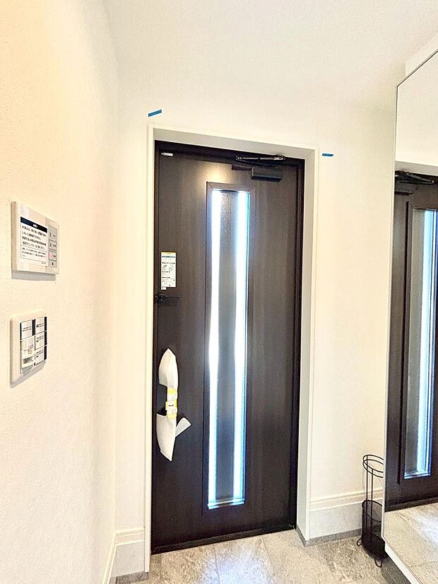 明るい玄関はお客様をお出迎えするのにぴったりです!