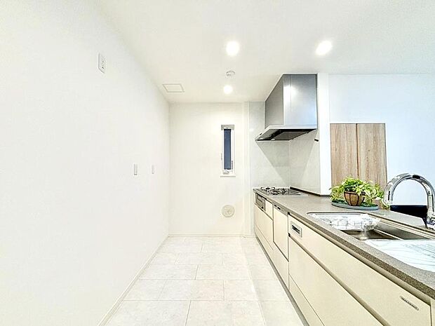 ゆとりあるキッチンではご家族と楽しくお料理ができます。