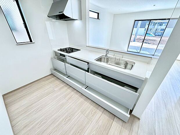 使いやすさを優先したスライド式収納タイプ！