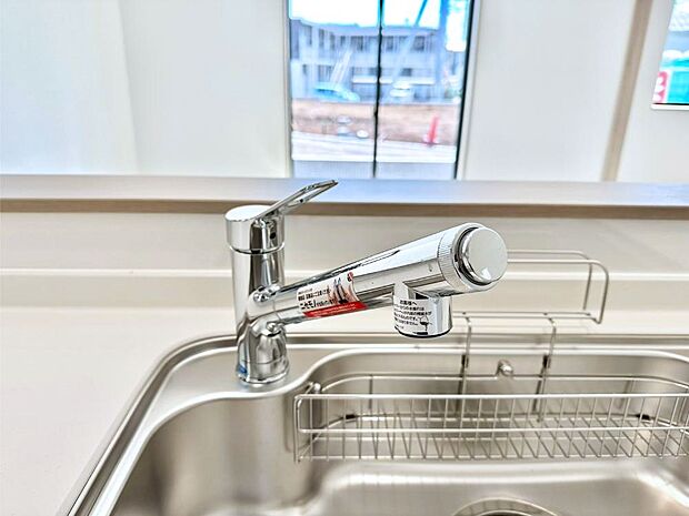 いつでも清潔なおいしいお水を。一つの水栓で水道水と浄水を使い分け。