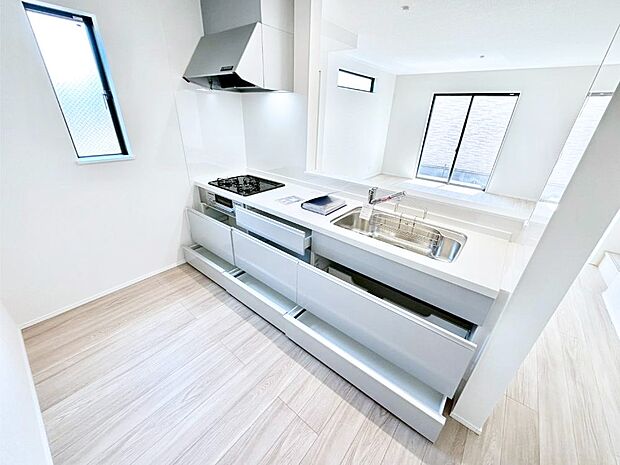 使いやすさを優先したスライド式収納タイプ！