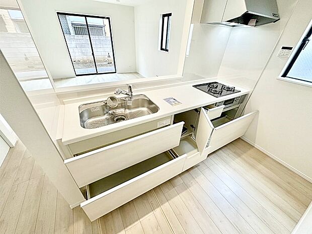 使いやすさを優先したスライド式収納タイプ！