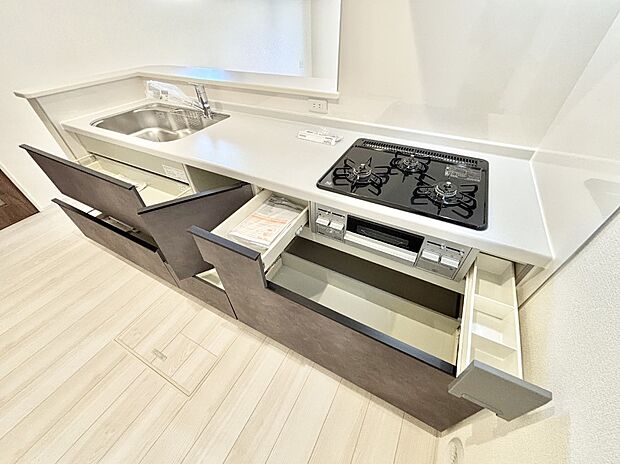 使いやすさを優先したスライド式収納タイプ！