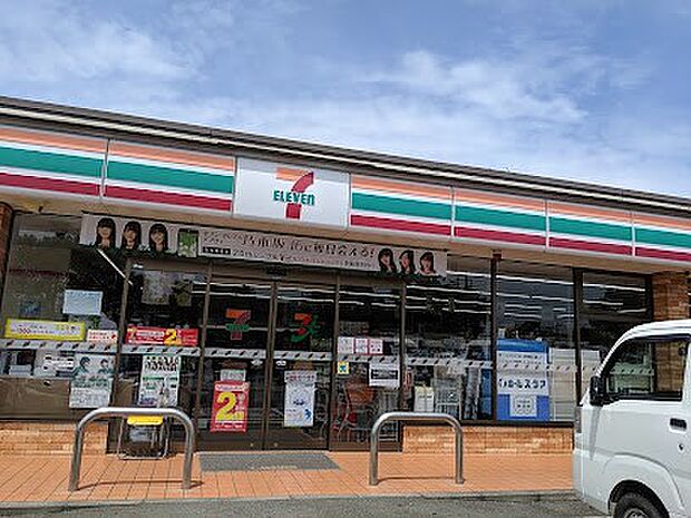 コンビニ 900m セブン-イレブン 東村山久米川町3丁目店