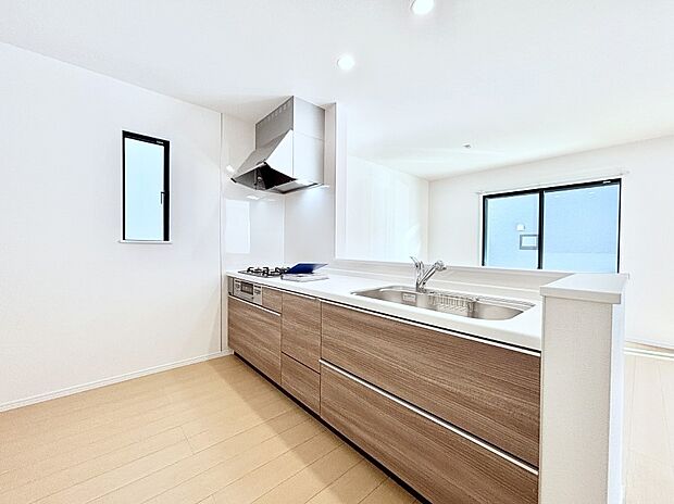 毎日使うキッチンだから、使いやすさ&お手入れのしやすさにこだわりました。