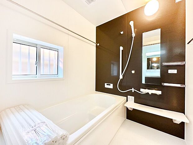 落ち着いた雰囲気でゆっくりお寛ぎいただけるバスルーム