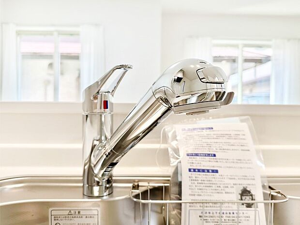 いつでも清潔なおいしいお水を。一つの水栓で水道水と浄水を使い分け。