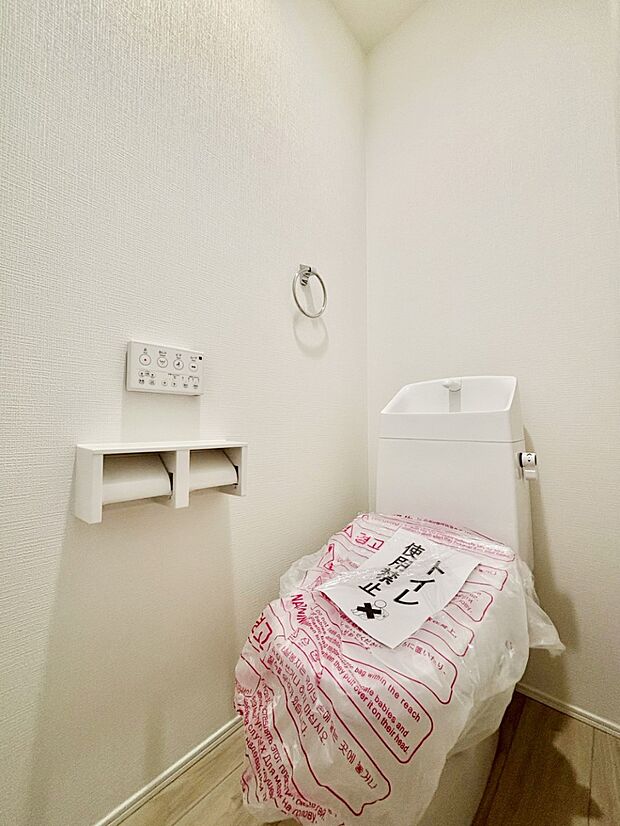 白を基調とした清潔感のある落ち着ける空間