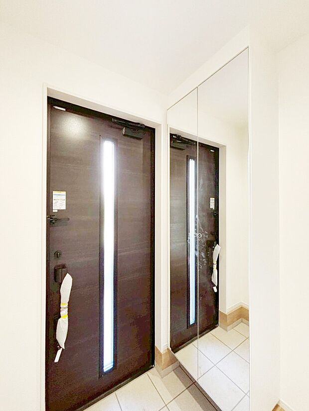 家族の帰宅やお客様をあたたかく迎える玄関