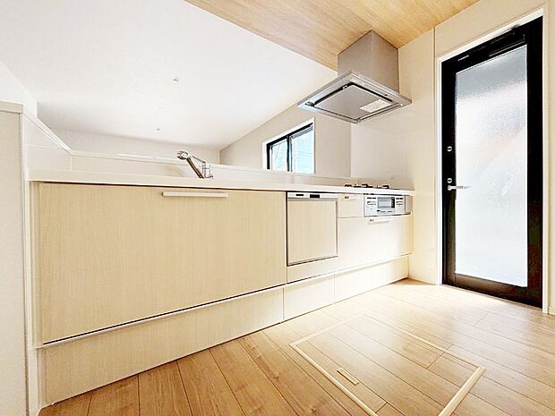 広々とした使い勝手の良いキッチンで日々のお料理も楽しくなりそう