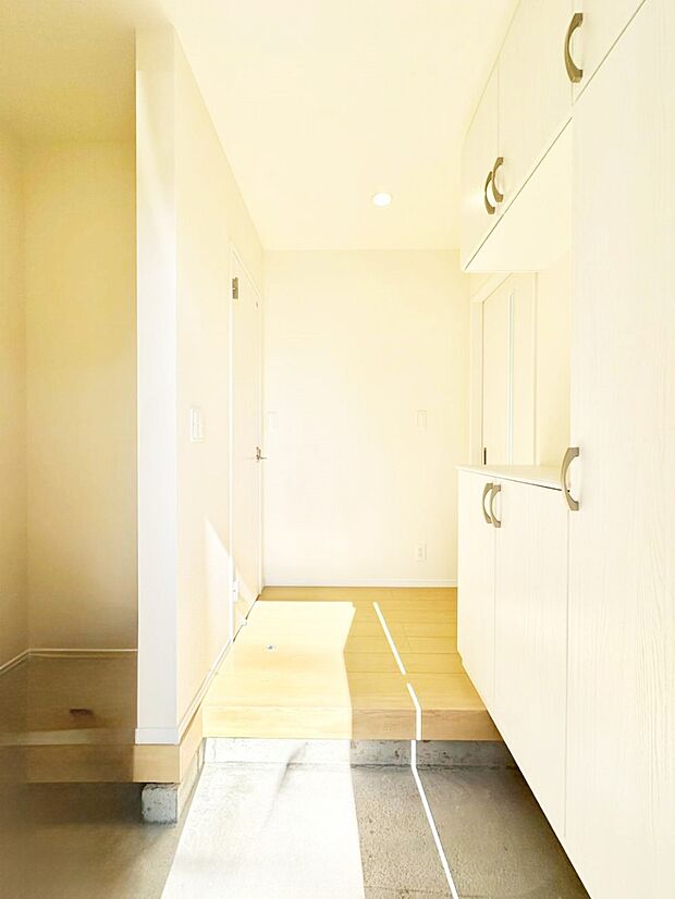 家族の帰宅やお客様をあたたかく迎える玄関