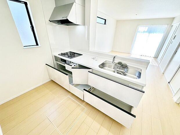 使いやすさを優先したスライド式収納タイプ!