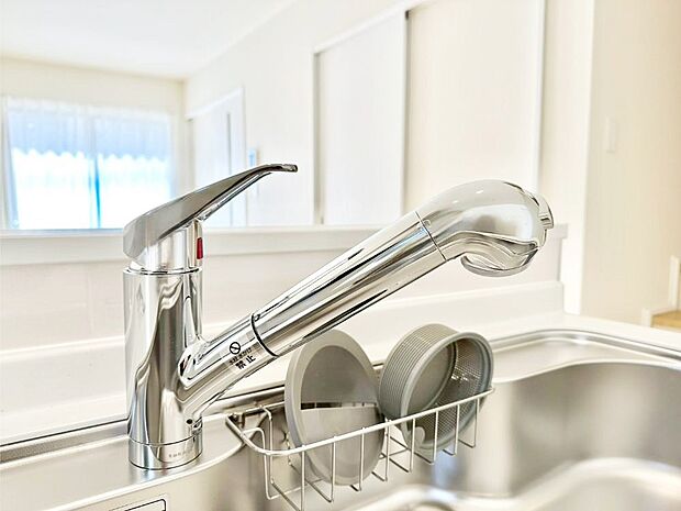 いつでも清潔なおいしいお水を。一つの水栓で水道水と浄水を使い分け。