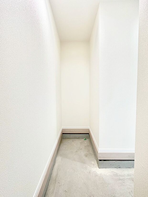 シューズインクローク付き!雨具やベビーカーも置けます。