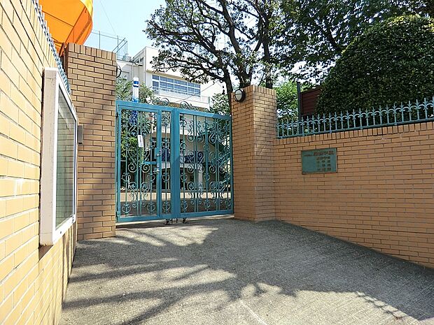 幼稚園・保育園 400m 聖徳幼稚園