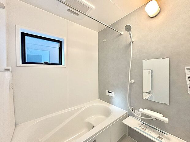 落ち着いた雰囲気でゆっくりお寛ぎいただけるバスルーム