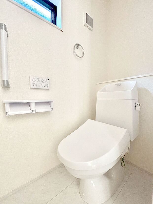 トイレは1階と2階それぞれに配置されていてとても便利です。 