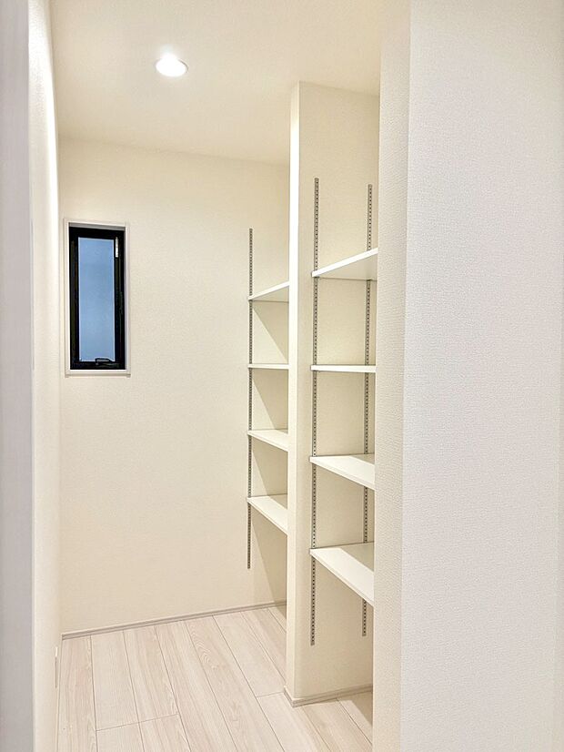 導線がスムーズな納戸