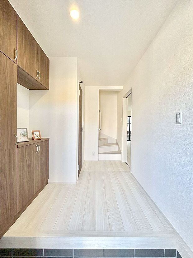 家族の帰宅やお客様をあたたかく迎える玄関