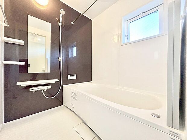 落ち着いた雰囲気でゆっくりお寛ぎいただけるバスルーム