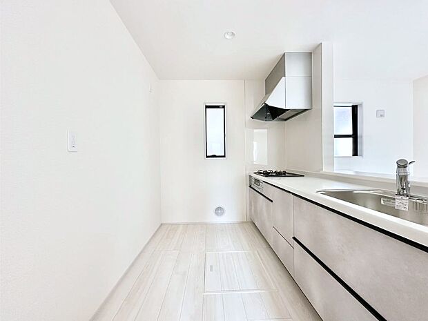 ゆとりあるキッチンではご家族と楽しくお料理ができます。