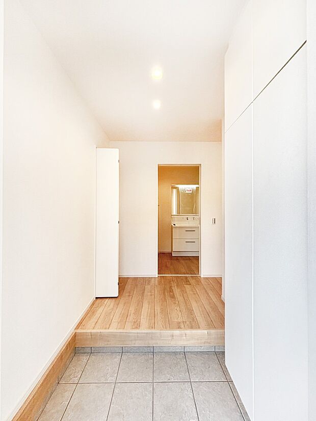 いつもきれいにしておきたい玄関ですね。