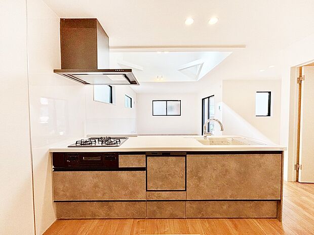 毎日使うキッチンだから、使いやすさ&お手入れのしやすさにこだわりました。