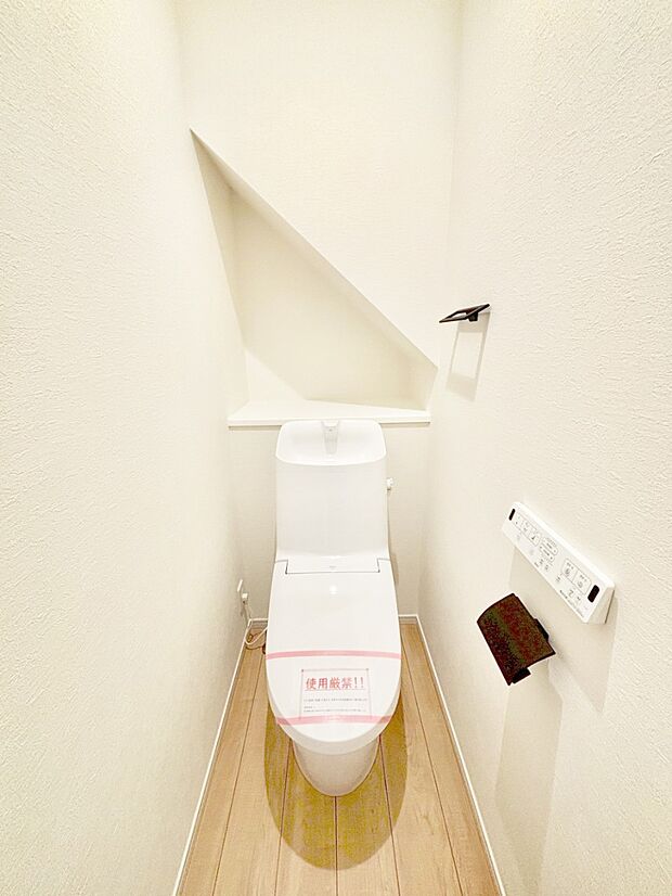 白を基調とした清潔感のある落ち着ける空間