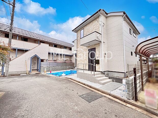 洗練された外観、上質な住空間が広がる室内は永く安心して過ごせる住居です。