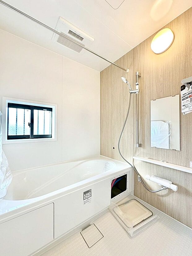 浴室乾燥機付きのバスルームでいつでも快適なバスタイムが楽しめます！