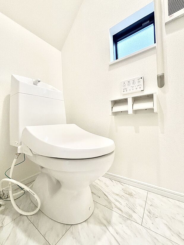 トイレは1階と2階それぞれに配置されていてとても便利です。 