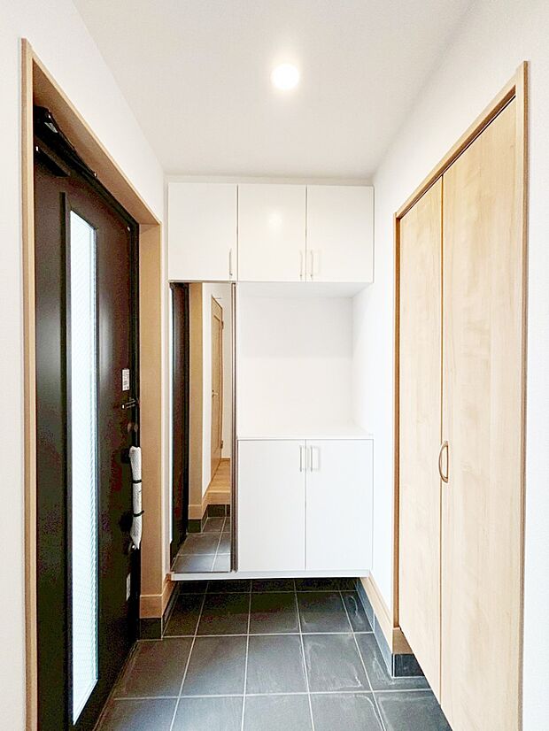 家族の帰宅やお客様をあたたかく迎える玄関