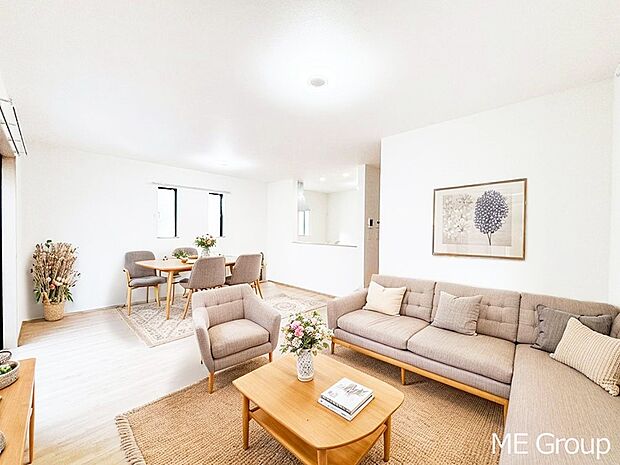 落ち着いた雰囲気のＬＤＫは家族みんなの快適空間※家具はCGです