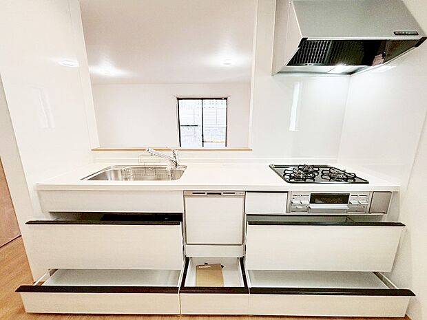 使いやすさを優先したスライド式収納タイプ！