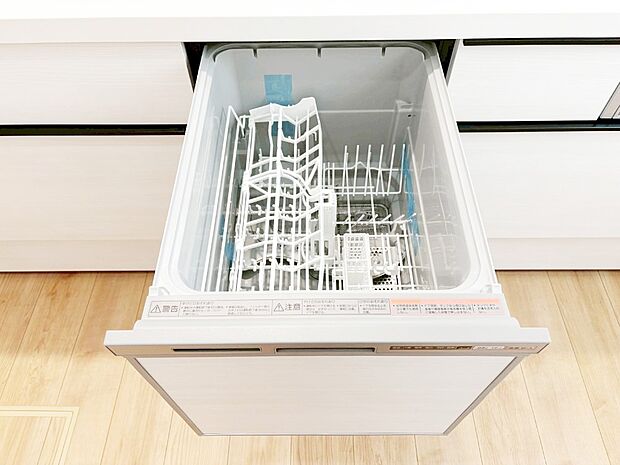 面倒なお片づけは食洗機にお任せ！家事の負担が減って、時間にも気持ちにもゆとりができます。