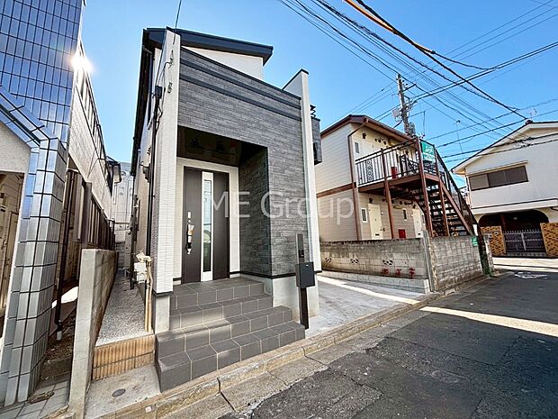 溢れる陽光でご家族の笑顔も輝く