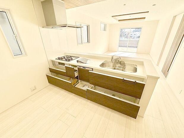 使いやすさを優先したスライド式収納タイプ!