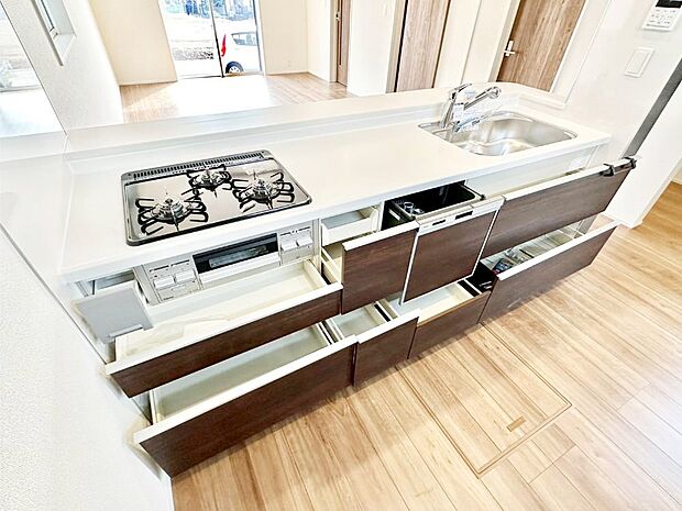 使いやすさを優先したスライド式収納タイプ!