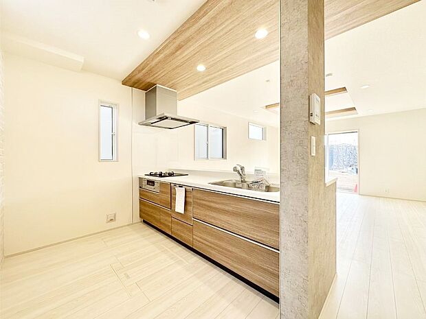 料理をしながらご家族との会話を楽しめる対面カウンターキッチン