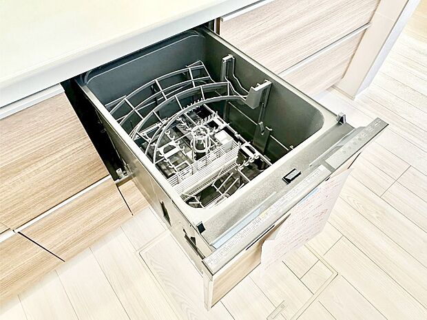 面倒なお片づけは食洗機にお任せ！家事の負担が減って、時間にも気持ちにもゆとりができます。