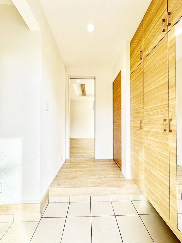 家族の帰宅やお客様をあたたかく迎える玄関