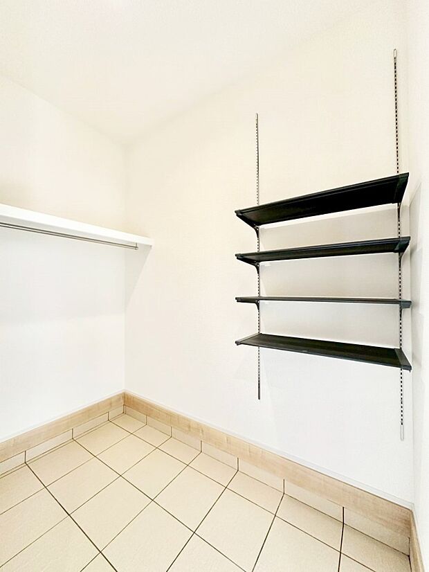 大きなものも片付く土間収納付きで、いつでも玄関はスッキリ