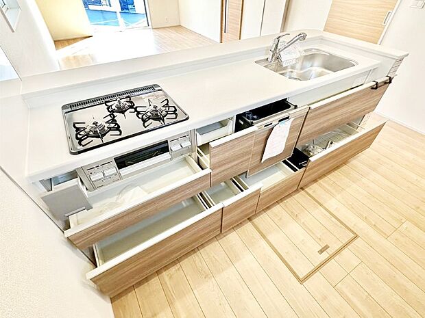 使いやすさを優先したスライド式収納タイプ!